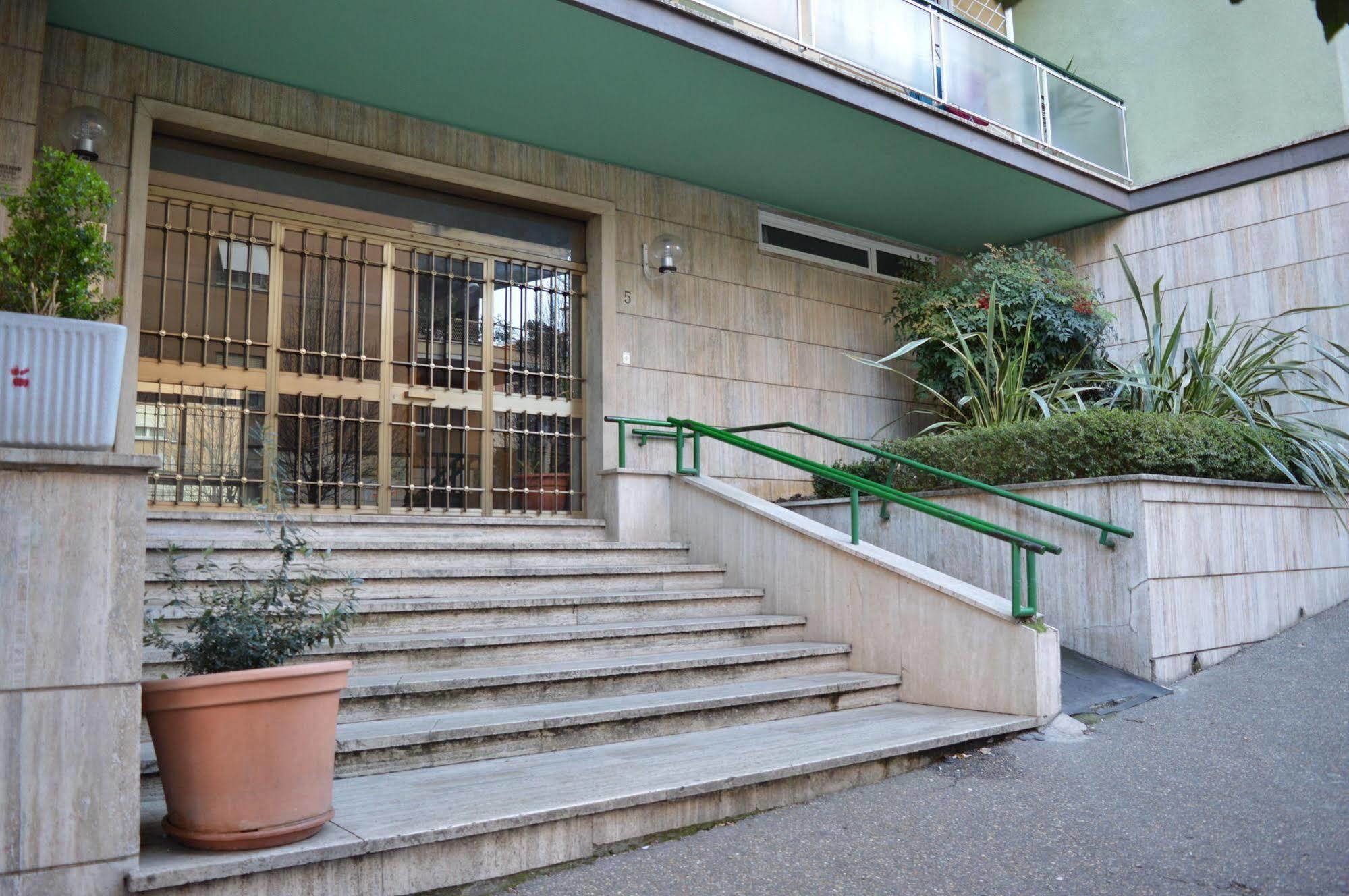Domus Italiana Ξενοδοχείο Ρώμη Εξωτερικό φωτογραφία